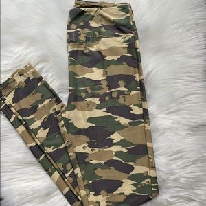 NWOT OS Camouflage Camo Leggings